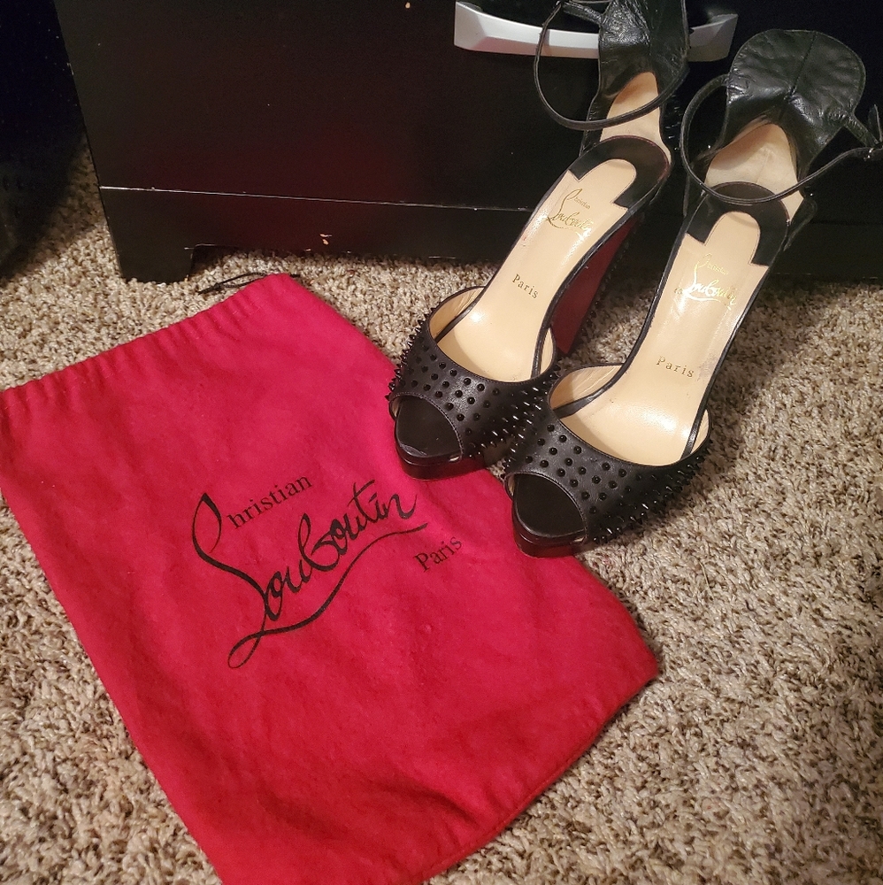 ❌SOLD❌ Red Bottom Heels